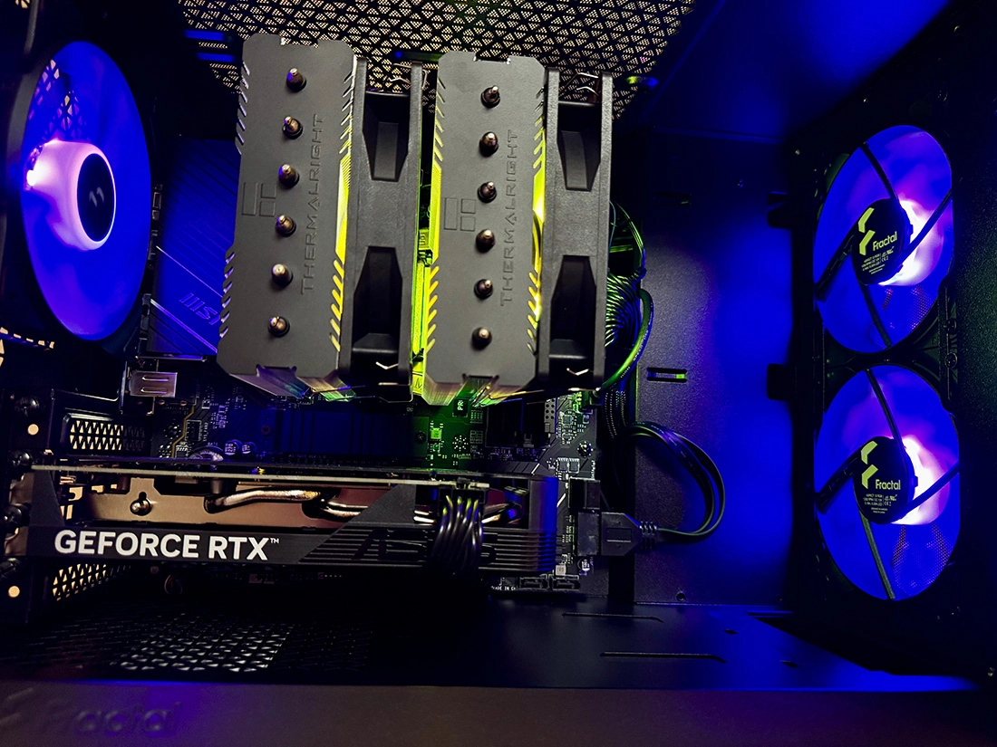 Custom built PC in Fractal Pop Mini